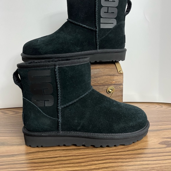 Ugg Mini Classic Logo Boot Black Suede Women’s Size 5 Comfy Boots - Picture 2 of 13